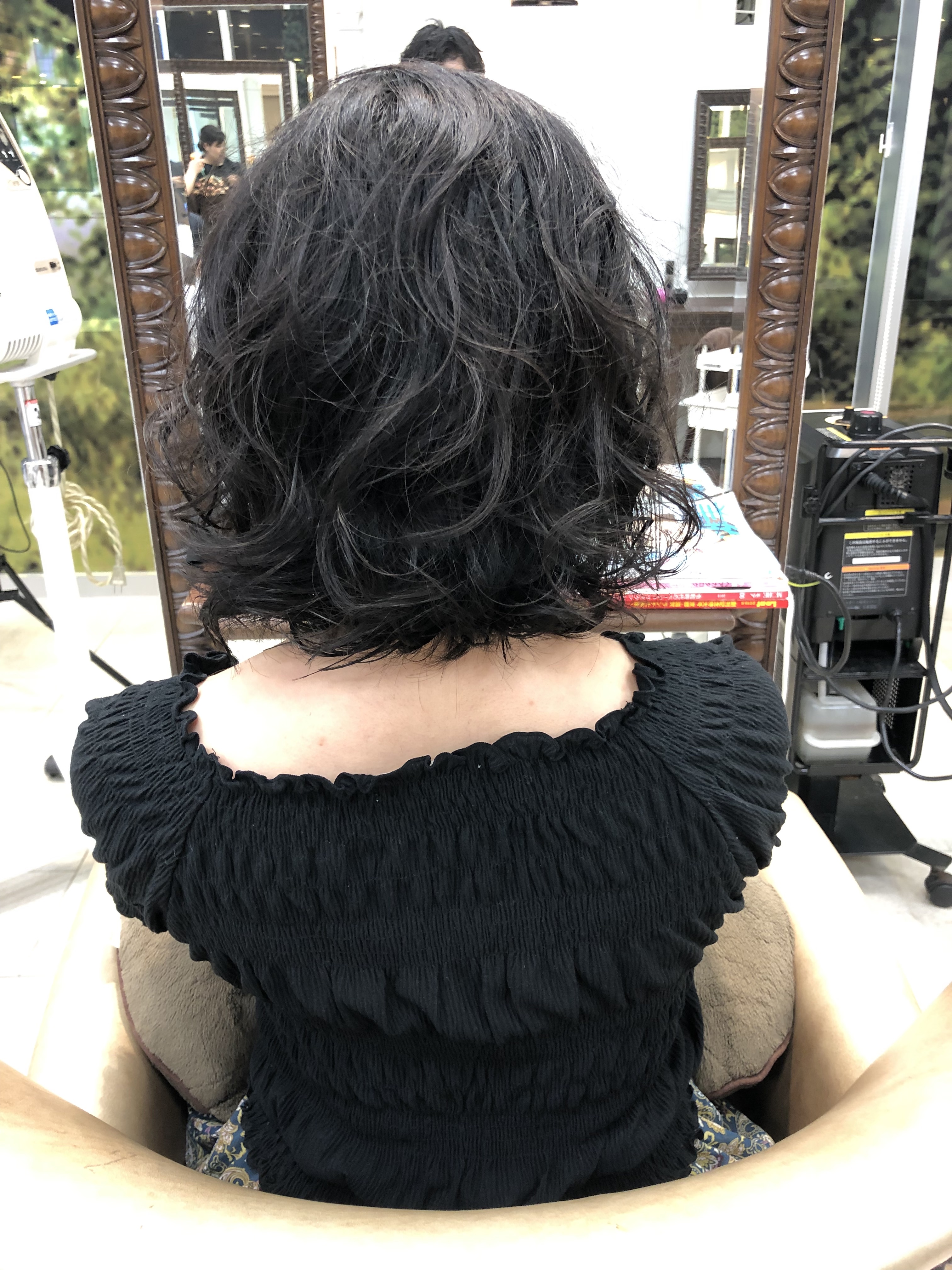 肩ではねる髪を可愛くパーマをかけて解決する方法