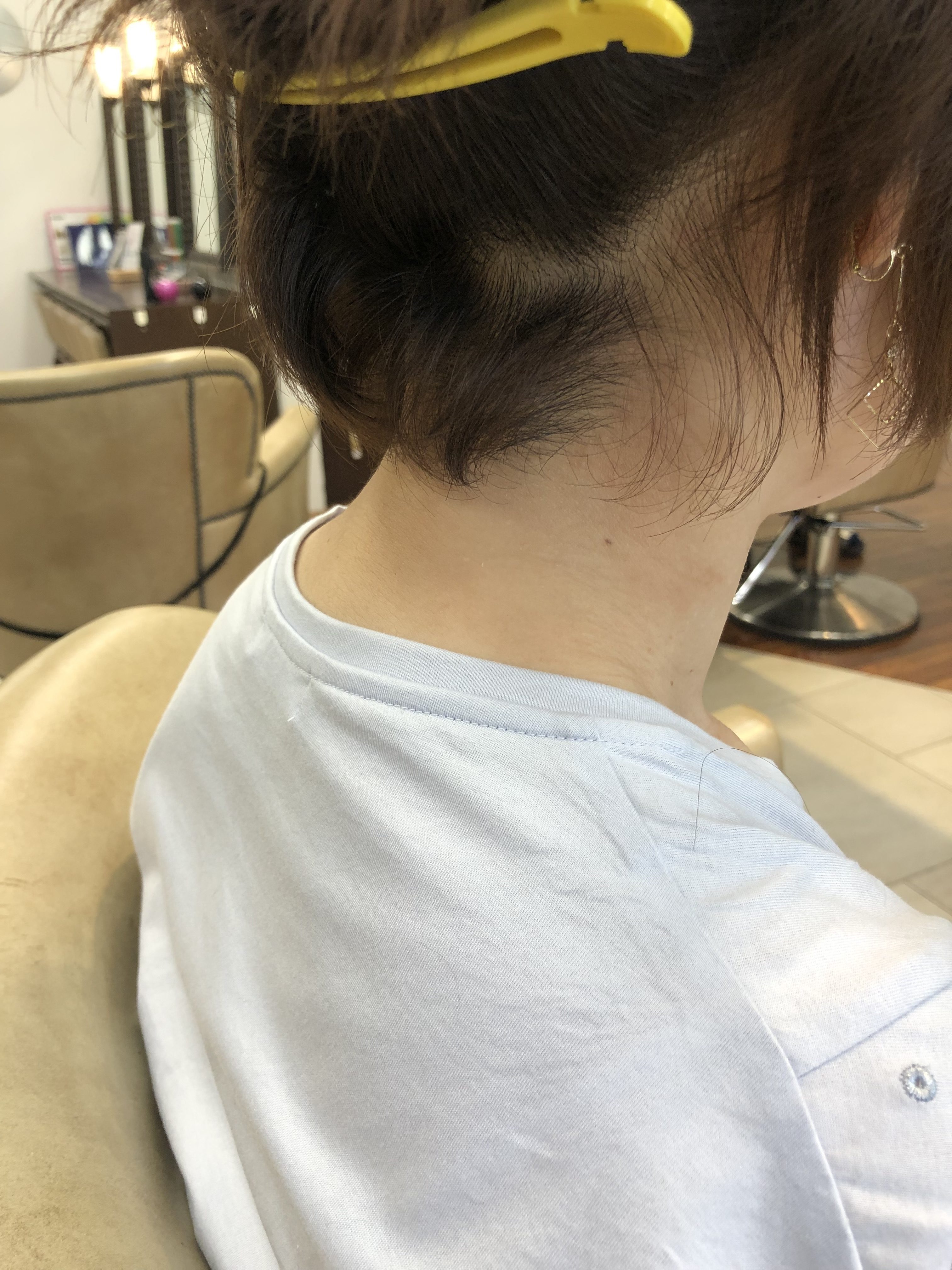 襟足が浮いてしまう。。。そんな人にオススメショートヘア