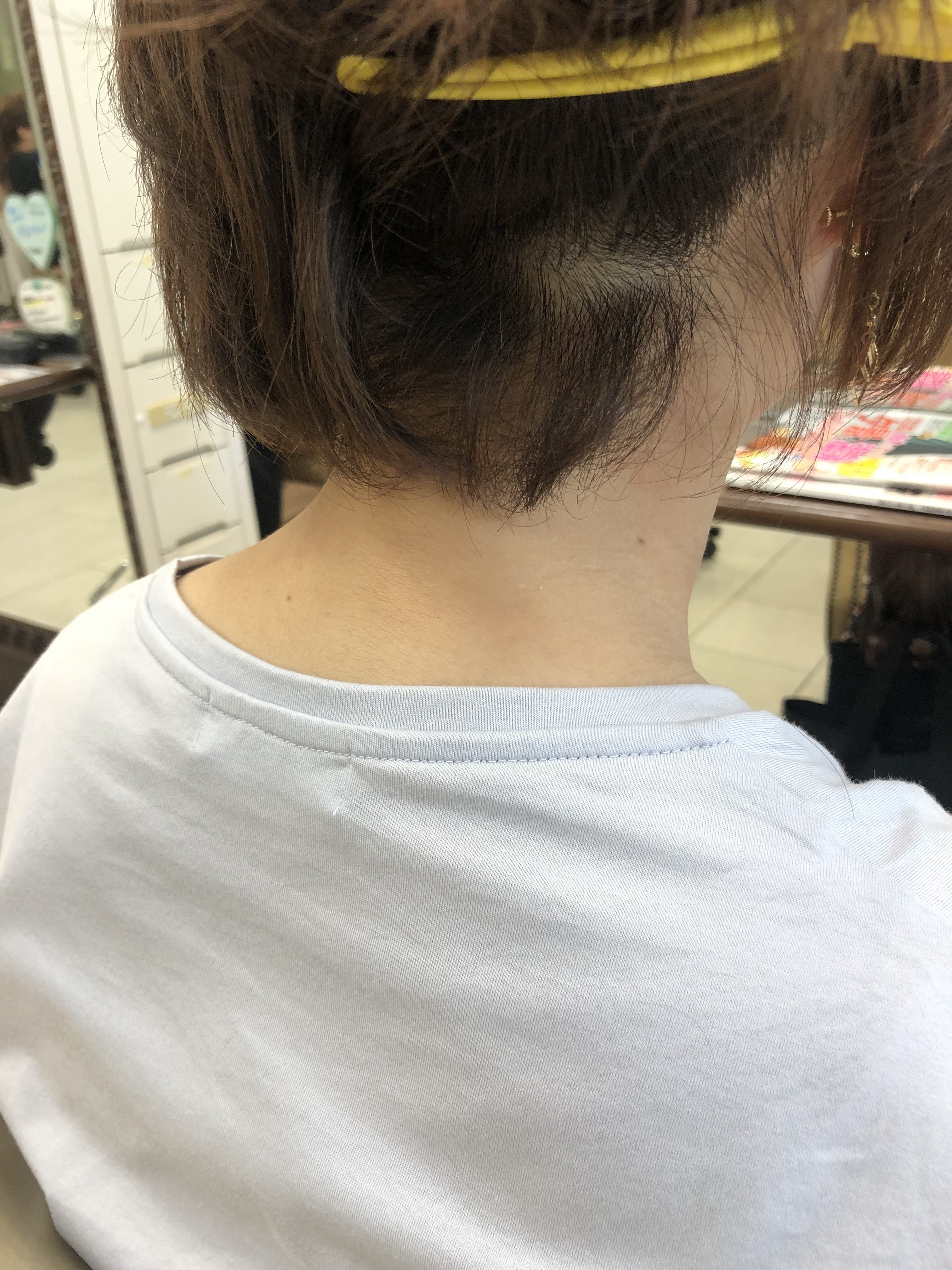 襟足が浮いてしまう。。。そんな人にオススメショートヘア