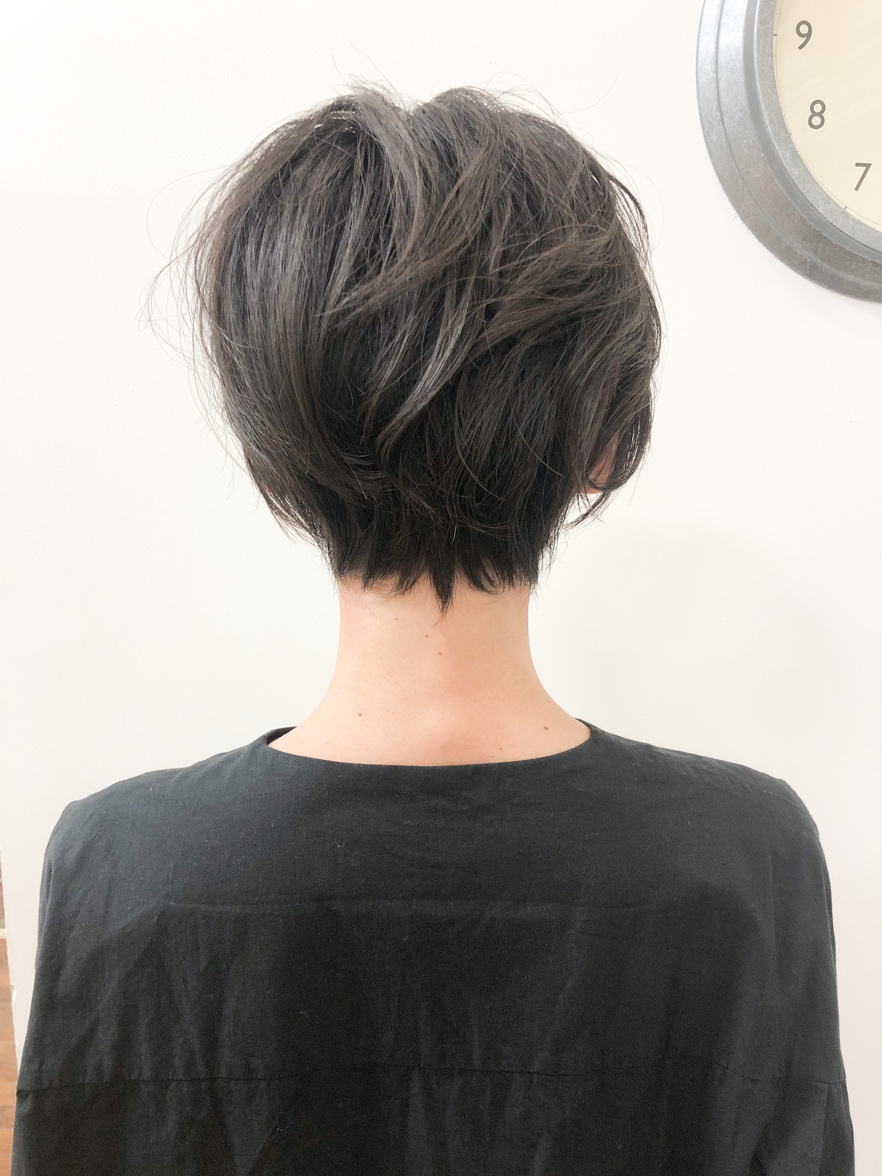 黒髪+ショートボブ→前髪長めハンサムショート